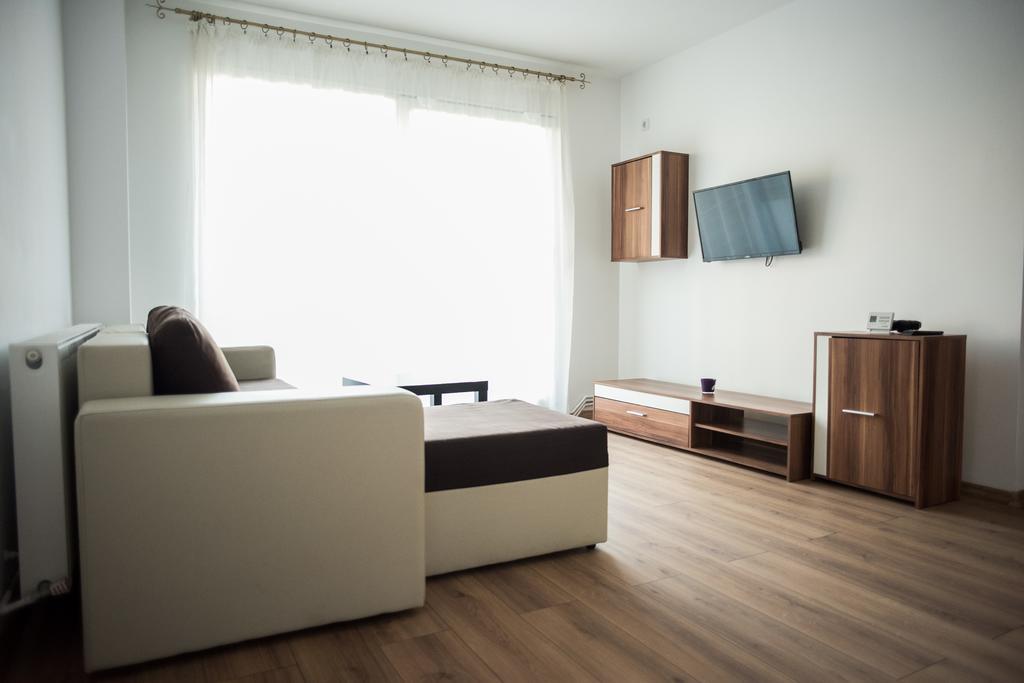 Executive Apartments 2 ไกรโอวา ภายนอก รูปภาพ