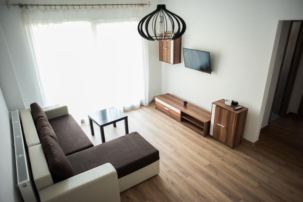 Executive Apartments 2 ไกรโอวา ภายนอก รูปภาพ