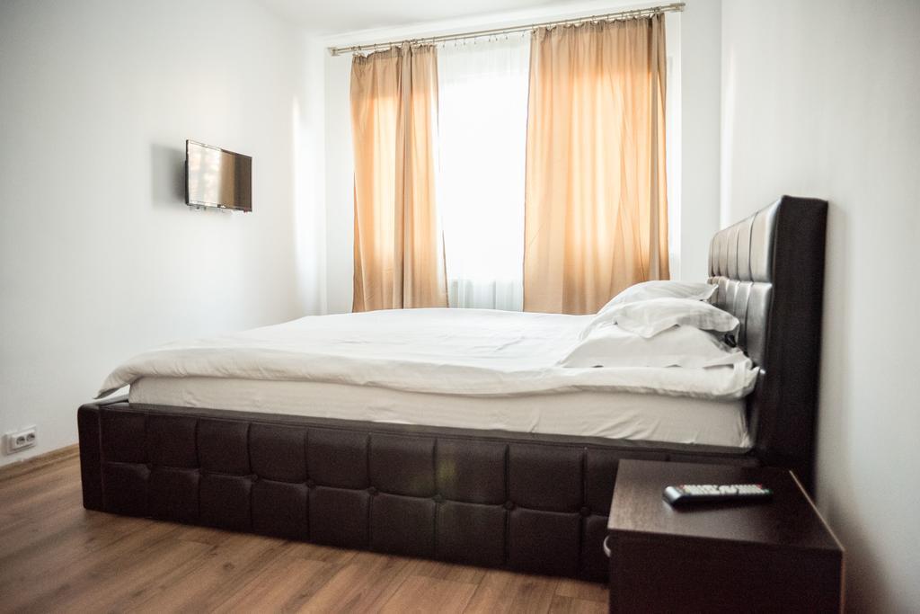 Executive Apartments 2 ไกรโอวา ภายนอก รูปภาพ